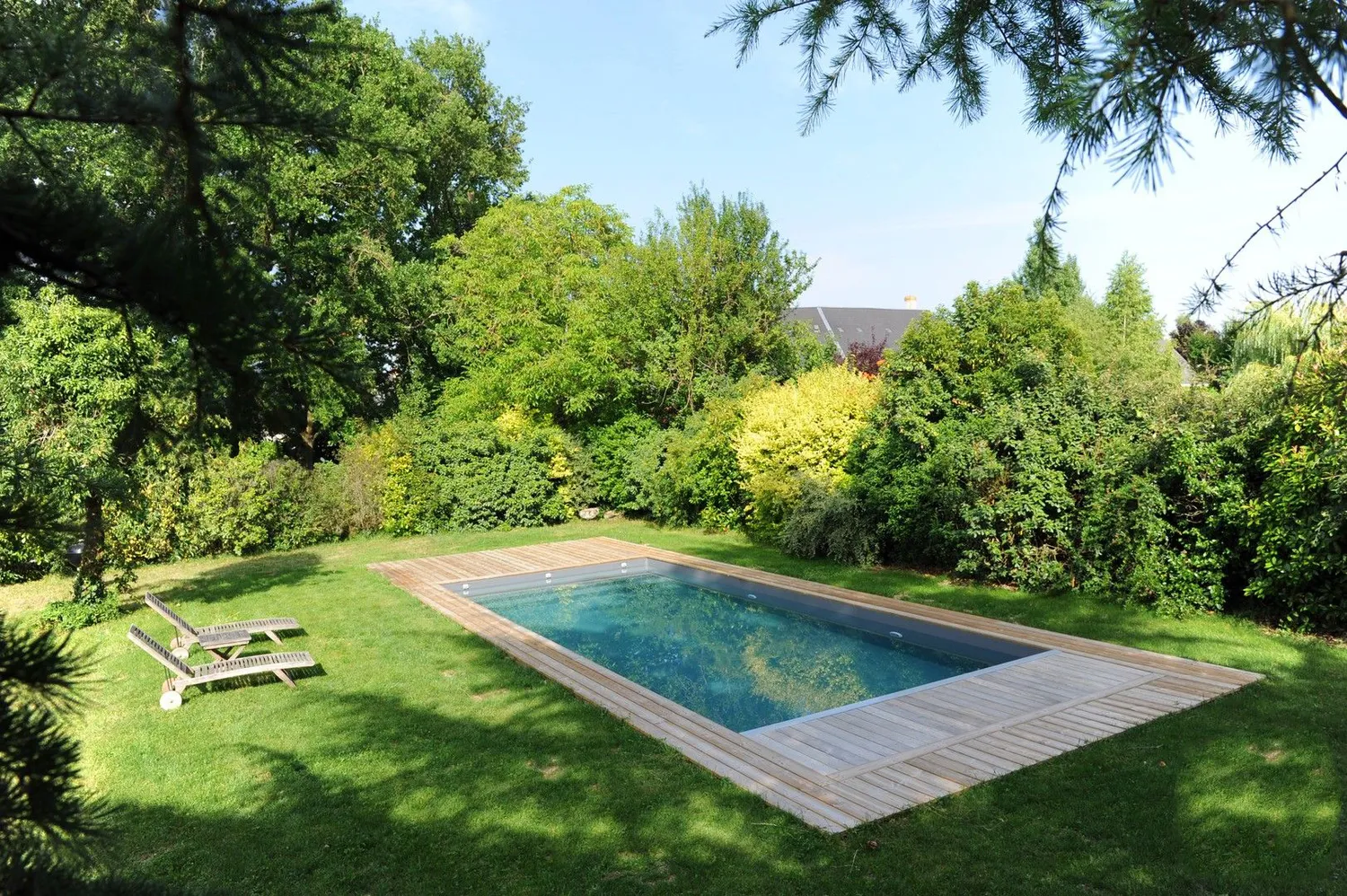 Piscine haut de gamme sur la Côte d'Émeraude